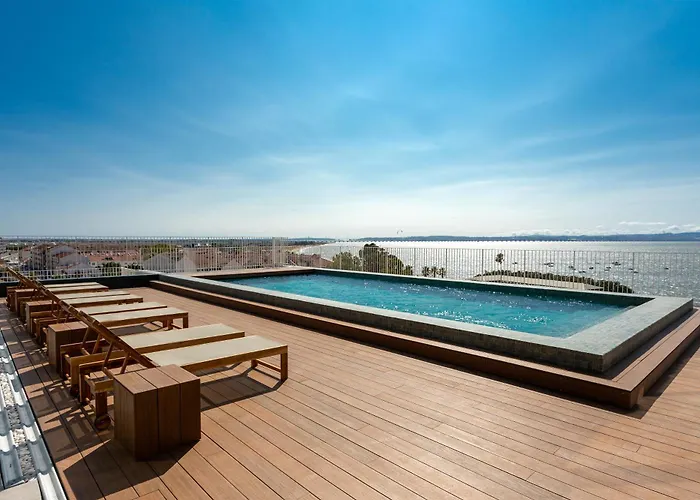 Upon Vila - Alcochete Hotel